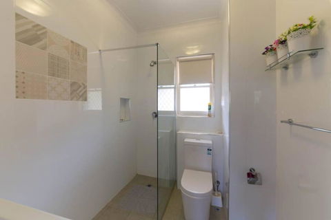 B9 Crawley Apartment 1 BRM & Sleepout Near UWA - Yamba Accommodation 3