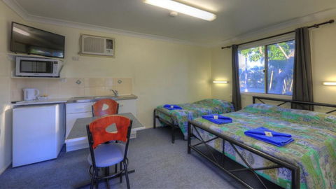Barcaldine Caravan Park - Yamba Accommodation 4