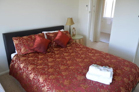 BATHURST GOLDFIELDS RESIDENCE On MOUNT PANORAMA - Yamba Accommodation 2