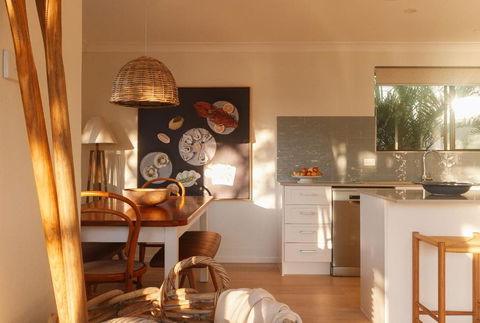BAY PROPERTIES . Seadrifter - Yamba Accommodation 4