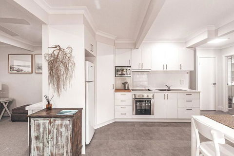 BAY PROPERTIES . Summer Salt On Main - Yamba Accommodation 4