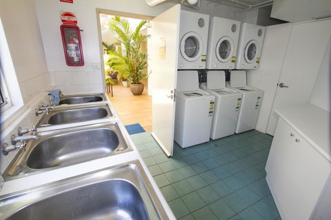 Port Douglas Apartments - Adults Only Oasis - Yamba Accommodation 35