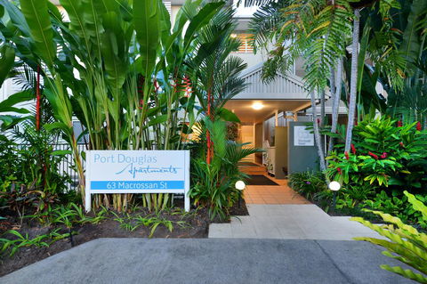 Port Douglas Apartments - Adults Only Oasis - Yamba Accommodation 14
