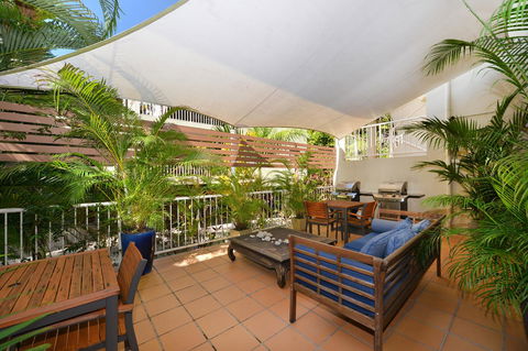 Port Douglas Apartments - Adults Only Oasis - Yamba Accommodation 4