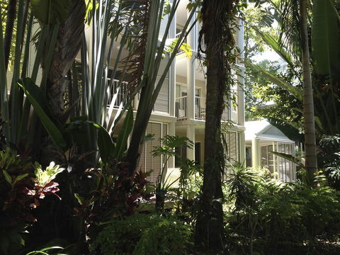 Port Douglas Apartments - Adults Only Oasis - Yamba Accommodation 40