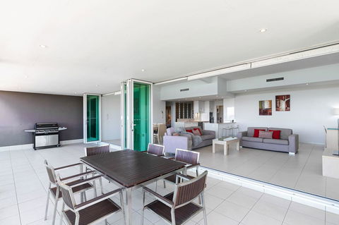Akama Resort - Yamba Accommodation 9