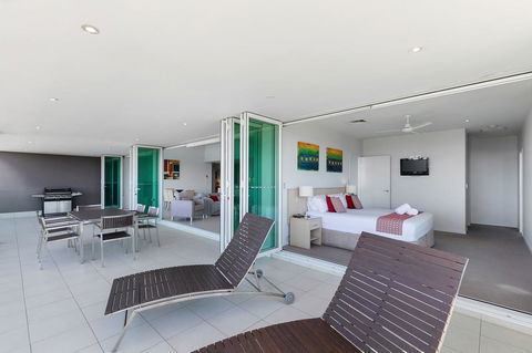 Akama Resort - Yamba Accommodation 8