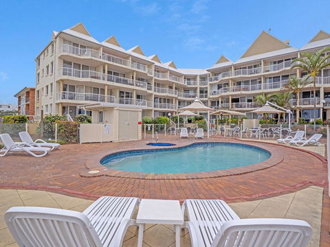 Crystal Beachfront Apartments - Yamba Accommodation 34