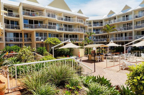 Crystal Beachfront Apartments - Yamba Accommodation 12