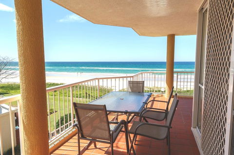 Crystal Beachfront Apartments - Yamba Accommodation 17