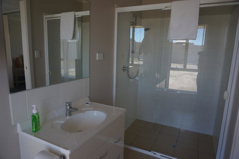 Far Away Escape - Yamba Accommodation 6