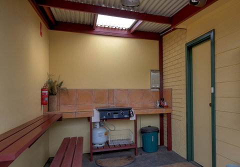 Ficifolia Lodge - Yamba Accommodation 24