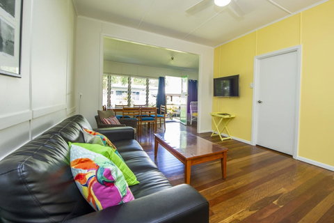 Kooyong Apartment 3 - Yamba Accommodation 0