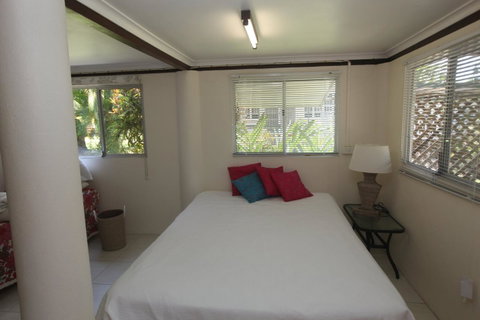 Daggoombah Holiday Home Magnetic Island - Yamba Accommodation 13