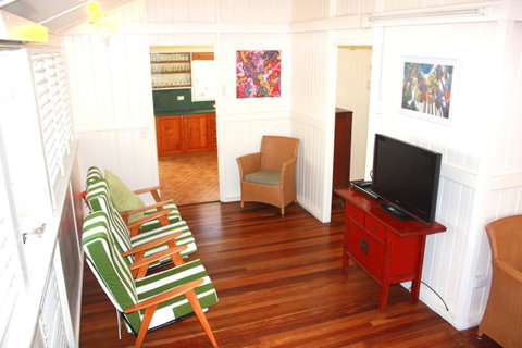 Daggoombah Holiday Home Magnetic Island - Yamba Accommodation 7