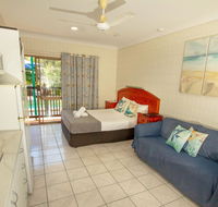Tropical Palms Inn Resort - Yamba Accommodation