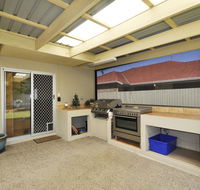 Ocean Wave - Yamba Accommodation