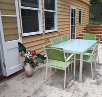 Retro Beach Flat - Yamba Accommodation