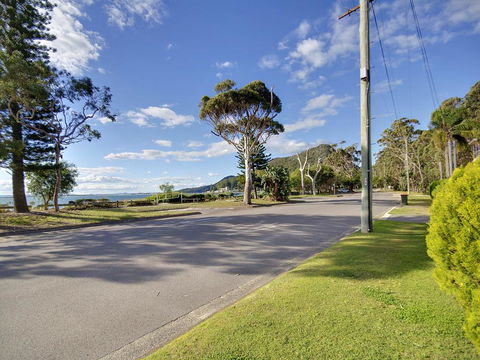 'Beachside' Shoal Bay, Unit 4 - Yamba Accommodation 3