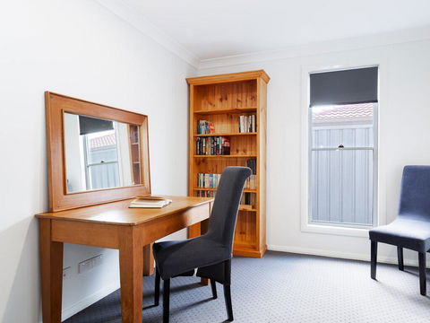 'Birubi Breezes', 2/7 Fitzroy St - Large Duplex With Air Conditioning, WIFI & Only 5 Minute Walk To The Beach - Yamba Accommodation 2