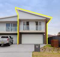 'Birubi Breezes' 2/7 Fitzroy St - Large Duplex with Air Conditioning WIFI  only 5 minute walk to the beach - Yamba Accommodation