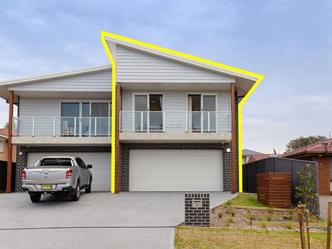'Birubi Breezes', 2/7 Fitzroy St - Large Duplex With Air Conditioning, WIFI & Only 5 Minute Walk To The Beach - Yamba Accommodation 0