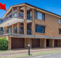 'COLUMBIA VIEWS' 2/9 COLUMBIA CLOSE - AIRCON WIFI NETFLIX VIEWS  BOAT PARKING - Yamba Accommodation