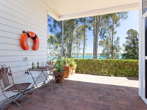 'Corlette Waterfront', 2/44 Danalene Parade - Waterfront Luxury, WIFI, Aircon, Boat Parking - Yamba Accommodation 3