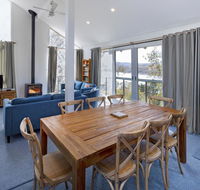 'Matilda' - Spacious  centrally located with great lake views - Yamba Accommodation