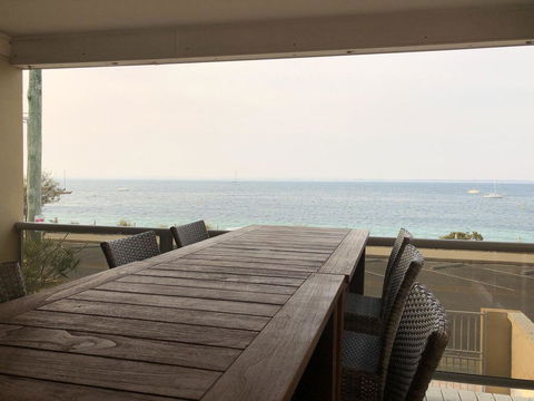 'Mooring Two Upstairs', 23 Shoal Bay Rd - Stunning Views, WIFI, Air Conditioning And Boat Parking - Yamba Accommodation 1