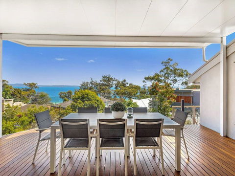 'Nunkeri', 5 Kerrie Close - Stunning House With Fabulous Views, Linen, WIFI & Air Conditioning - Yamba Accommodation 0