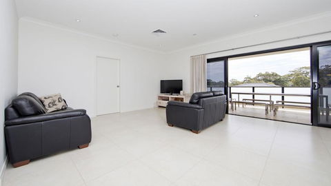 'Ocean To Beach' Luxury Hide Away - Yamba Accommodation 3