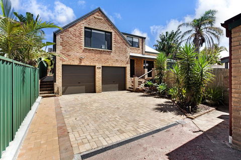 'Salt Wood' Cabin Style Retreat - Yamba Accommodation 0