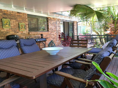 'Sandy Palms' 28 Moorooba Cr - Beautiful Home With Wifi, Air-con And Boat Parking - Yamba Accommodation 2