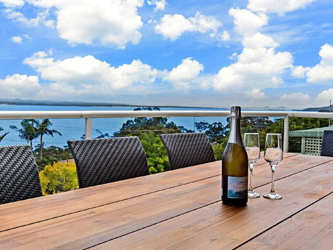 'The Bay', 25 Wallawa Rd - Huge Home With Aircon, Spectacular Views & Chromecast - Yamba Accommodation 1