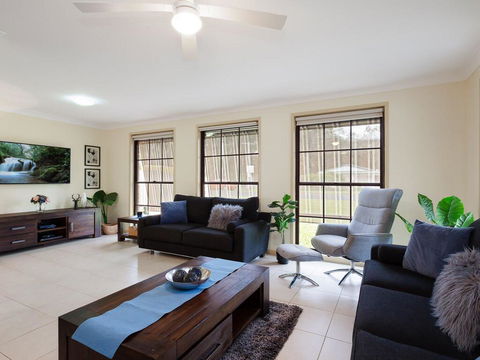 'Willows At The Bay' 111 Horace St - Large House With Aircon, WIFI And Boat Parking. - Yamba Accommodation 1