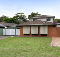 'Willows At The Bay' 111 Horace St - Large House with Aircon WIFI and Boat Parking. - Yamba Accommodation