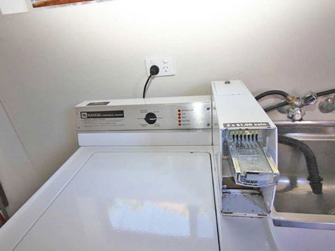 1 'Fiddlers Green' 62 Magnus Street - Ground Floor Unit Close To CBD - Yamba Accommodation 3