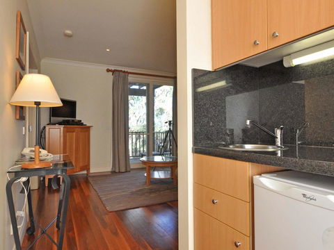 1 Bedroom Executive Villa Located Within Cypress Lakes - Yamba Accommodation 2