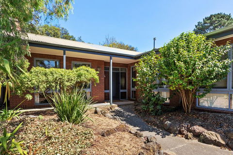1 Gordon St, Cowes - Kenros Beach House - Yamba Accommodation 1