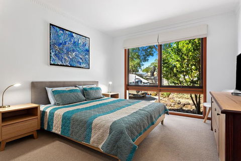 1 Gordon St, Cowes - Kenros Beach House - Yamba Accommodation 3