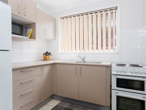 1/10 Catalina Close - So Close To The Water - Yamba Accommodation 2