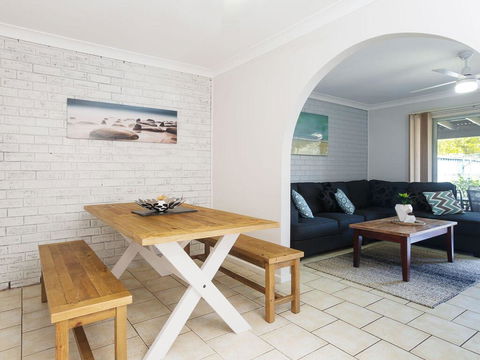 1/10 Catalina Close - So Close To The Water - Yamba Accommodation 1