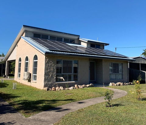11 Anchovy Street - Tin Can Bay Summer Haven Coastal Retreat - Yamba Accommodation 2