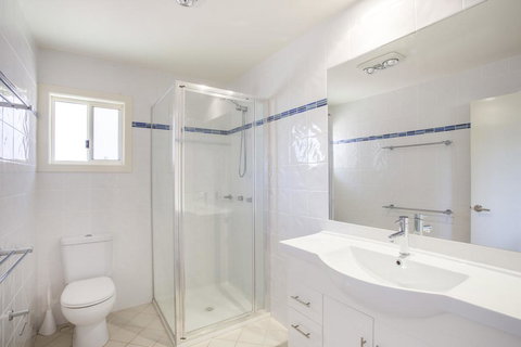 11 Riley St - Stylishly Modern - Yamba Accommodation 2