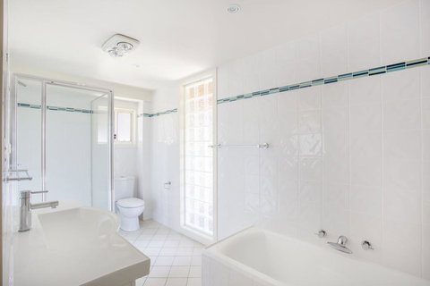 11 Riley St - Stylishly Modern - Yamba Accommodation 1