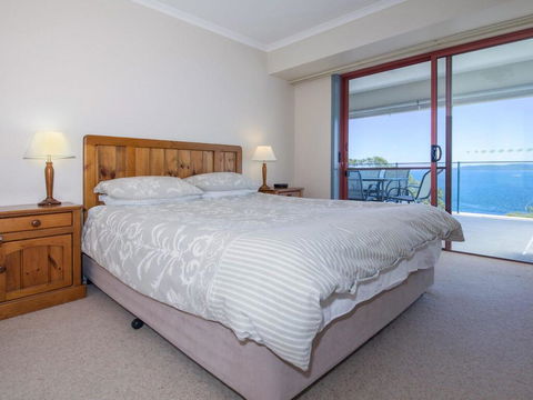 12 'Le Vogue', 16 Magnus St - Sensational Water Views, Lift, Pool & Tennis Court - Yamba Accommodation 2