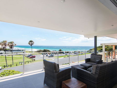 12 Cliff Road - Yamba Accommodation 1