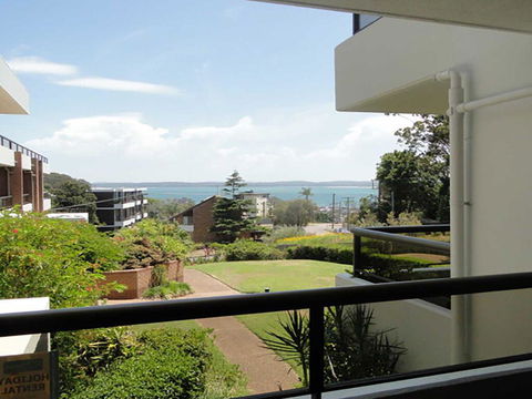 17 'The Commodore' 9-11 Donald Street - Pleasant Unit With Open Plan Living - Yamba Accommodation 1