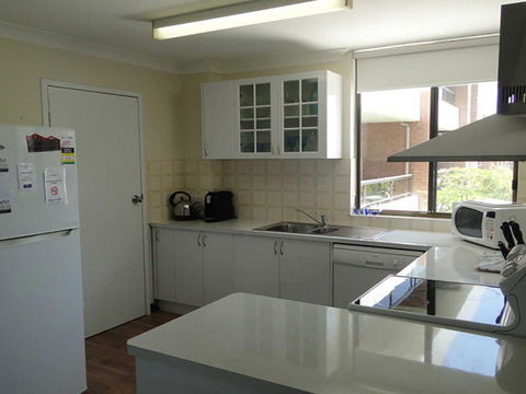 17 'The Commodore' 9-11 Donald Street - Pleasant Unit With Open Plan Living - Yamba Accommodation 3